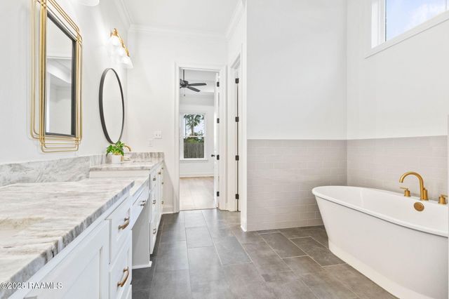 323 Big Lake Run, Youngsville, LA 70592