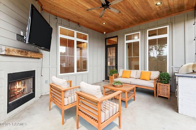 323 Big Lake Run, Youngsville, LA 70592