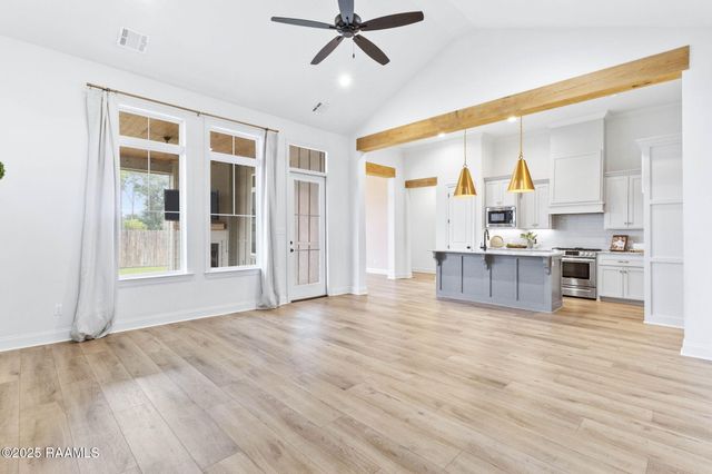 323 Big Lake Run, Youngsville, LA 70592