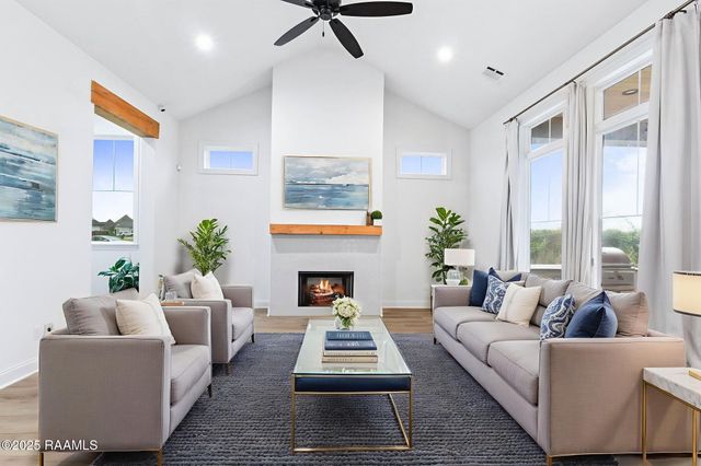 323 Big Lake Run, Youngsville, LA 70592