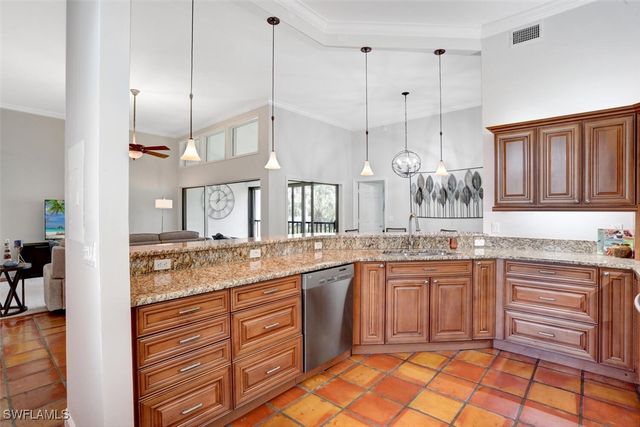 6535 Valen WAY E-202, Naples, FL 34108