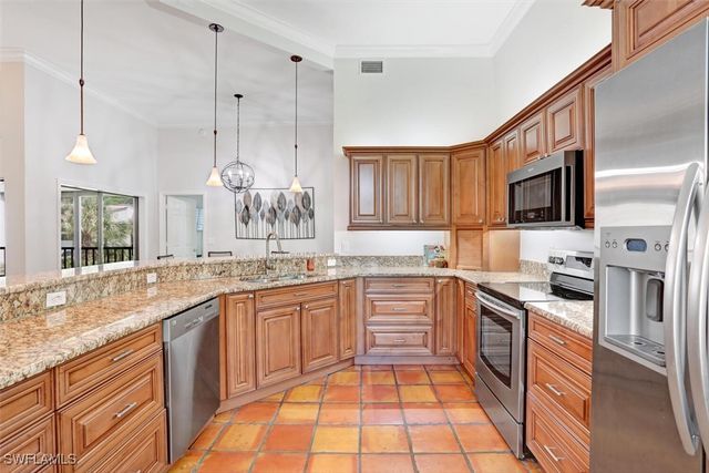 6535 Valen WAY E-202, Naples, FL 34108