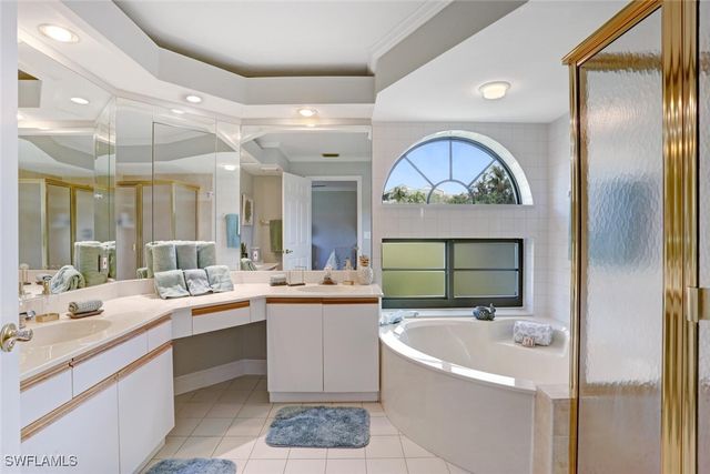 6535 Valen WAY E-202, Naples, FL 34108