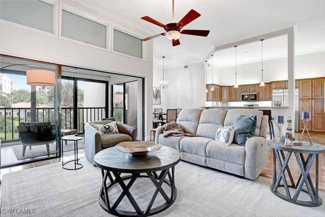 6535 Valen WAY E-202, Naples, FL 34108