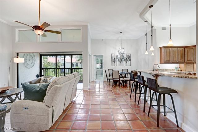 6535 Valen WAY E-202, Naples, FL 34108