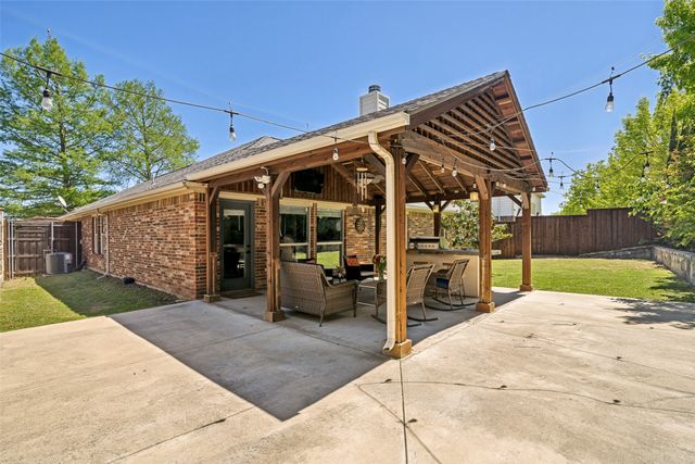 2301 Trickling Creek Drive, Garland, TX 75041