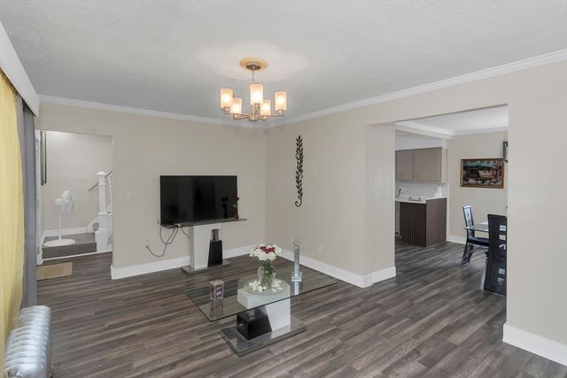 15 Merida St, Springfield, MA 01104