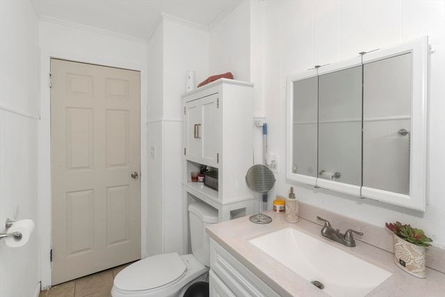 15 Merida St, Springfield, MA 01104