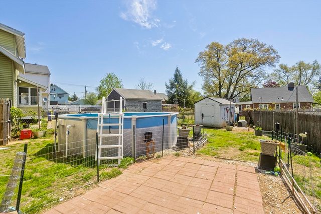 15 Merida St, Springfield, MA 01104