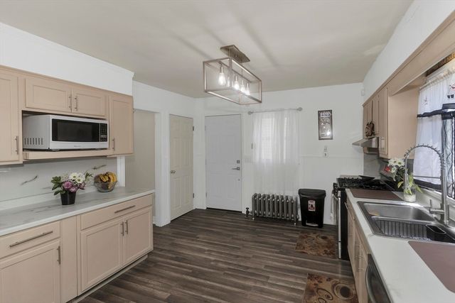 15 Merida St, Springfield, MA 01104