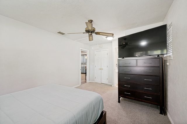 1009 Zelda Drive, Hurst, TX 76053