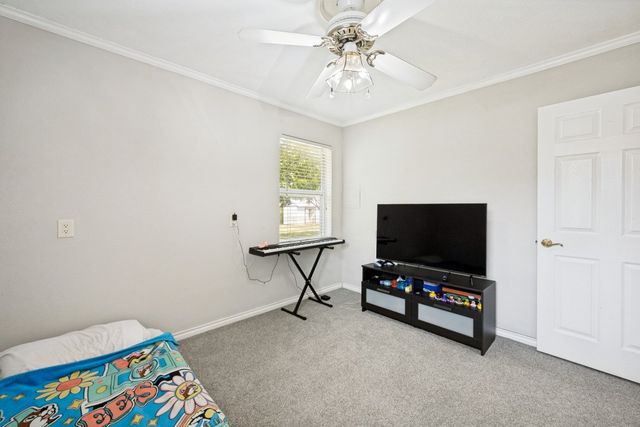 1009 Zelda Drive, Hurst, TX 76053