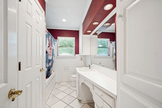 1009 Zelda Drive, Hurst, TX 76053