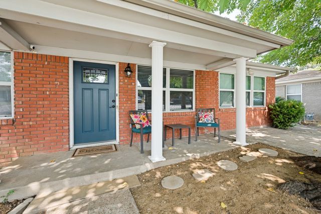 1009 Zelda Drive, Hurst, TX 76053