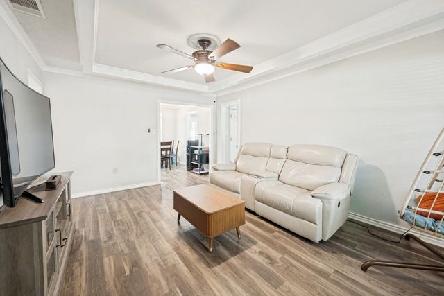 1009 Zelda Drive, Hurst, TX 76053