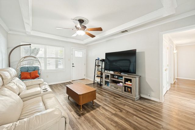 1009 Zelda Drive, Hurst, TX 76053