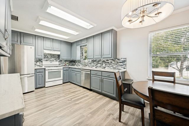1009 Zelda Drive, Hurst, TX 76053