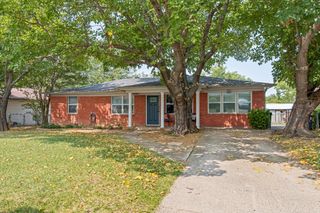 1009 Zelda Drive, Hurst, TX 76053