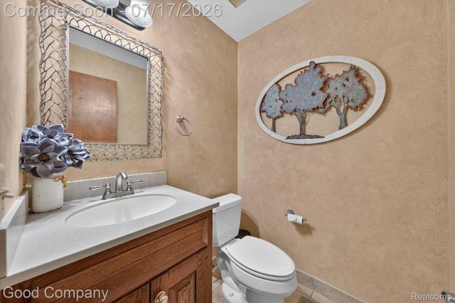 38921 Santa Barbara Street, Clinton Charter Township, MI 48036