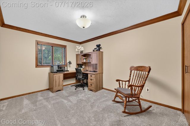 38921 Santa Barbara Street, Clinton Charter Township, MI 48036