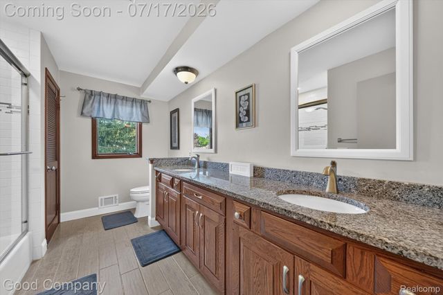 38921 Santa Barbara Street, Clinton Charter Township, MI 48036