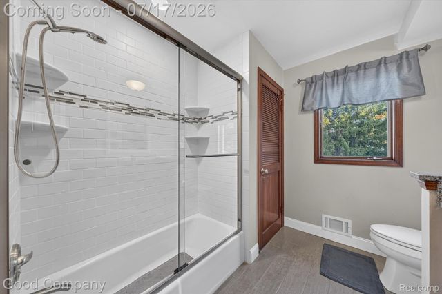 38921 Santa Barbara Street, Clinton Charter Township, MI 48036
