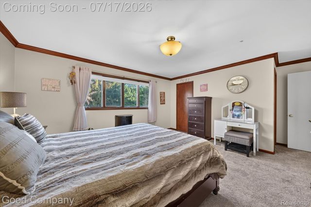 38921 Santa Barbara Street, Clinton Charter Township, MI 48036