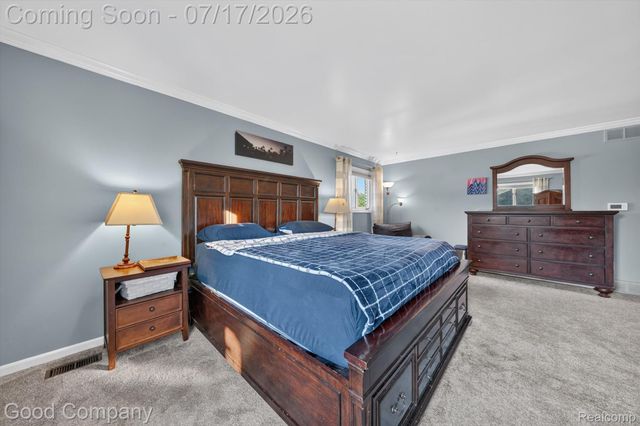 38921 Santa Barbara Street, Clinton Charter Township, MI 48036