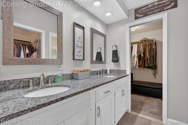 38921 Santa Barbara Street, Clinton Charter Township, MI 48036