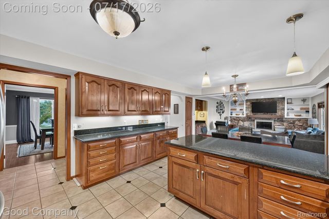 38921 Santa Barbara Street, Clinton Charter Township, MI 48036