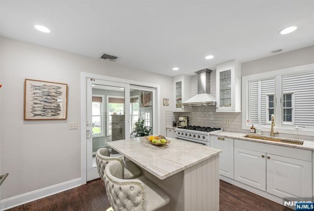57 Memorial Place, Elmwood Park, NJ 07407