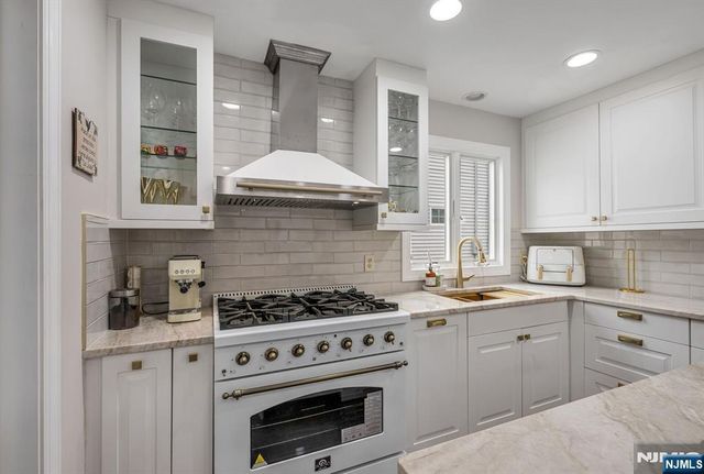 57 Memorial Place, Elmwood Park, NJ 07407