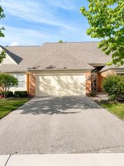 5455 Greenway Drive 70, Trenton City, MI 48183