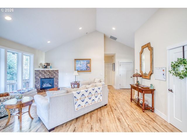 4635 Ne TIDE Ave, Lincoln City, OR 97367