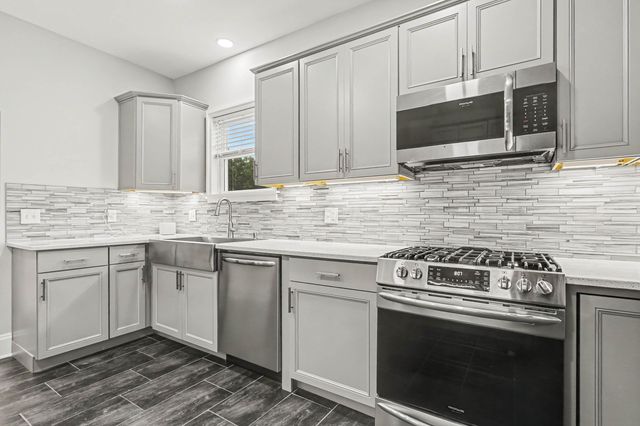 991 Lawrence Drive, Columbus, OH 43207