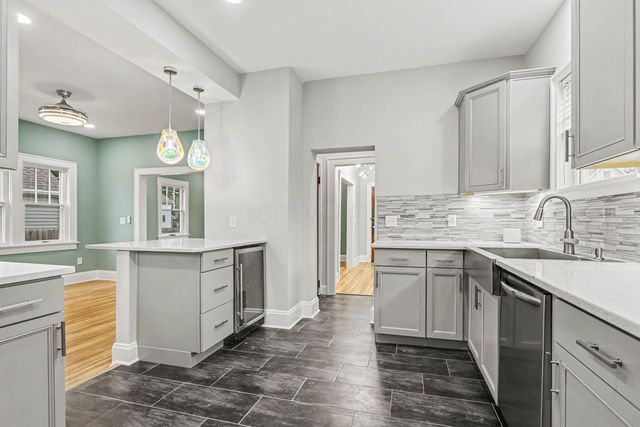 991 Lawrence Drive, Columbus, OH 43207