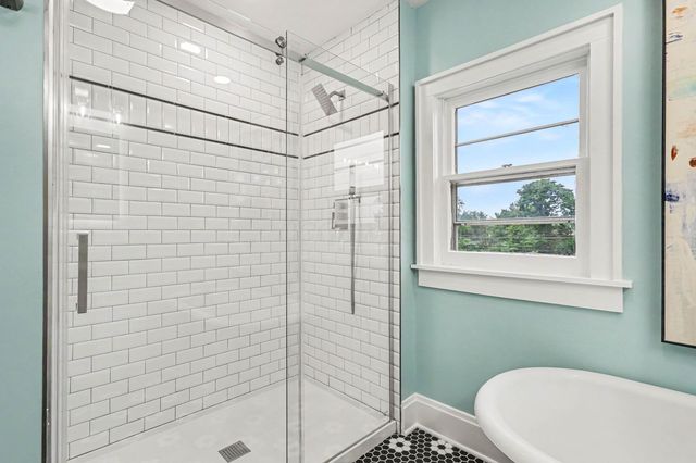 991 Lawrence Drive, Columbus, OH 43207