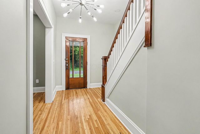 991 Lawrence Drive, Columbus, OH 43207