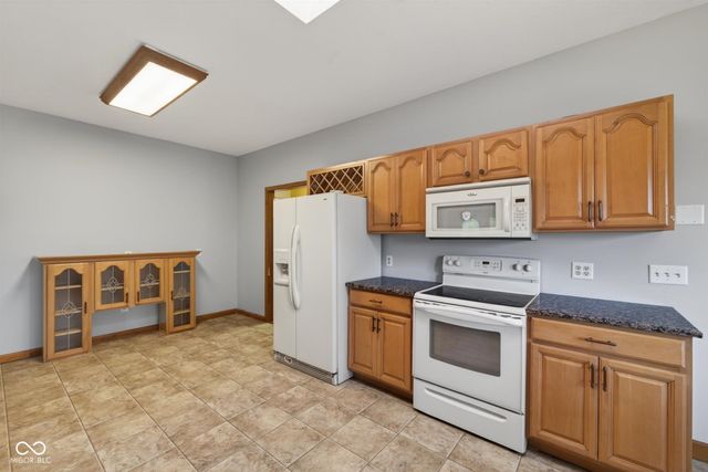 5925 W State Road 46, Poland, IN 47868