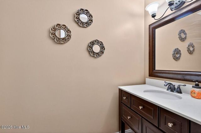 2003 Pinetree Drive, New Bern, NC 28562