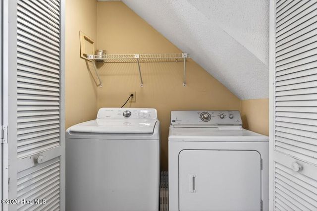 2003 Pinetree Drive, New Bern, NC 28562