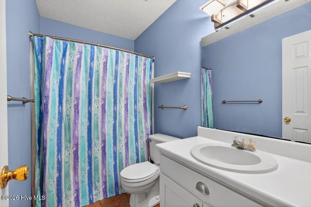 2003 Pinetree Drive, New Bern, NC 28562