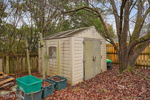 2003 Pinetree Drive, New Bern, NC 28562