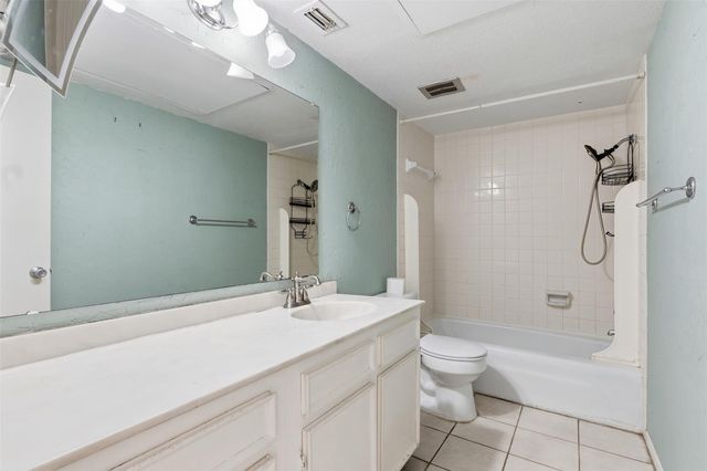 10170 Beekman Place Drive, Houston, TX 77043