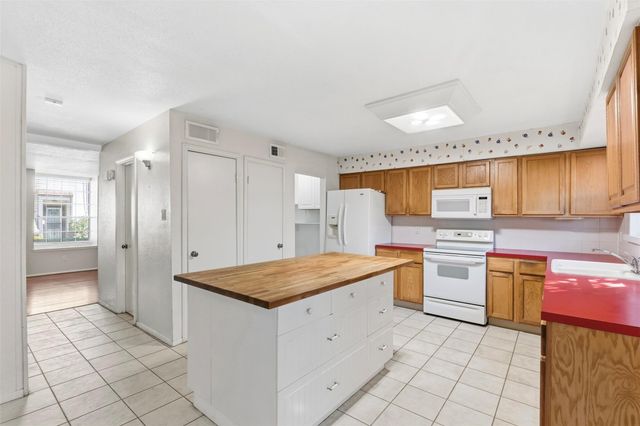 10170 Beekman Place Drive, Houston, TX 77043