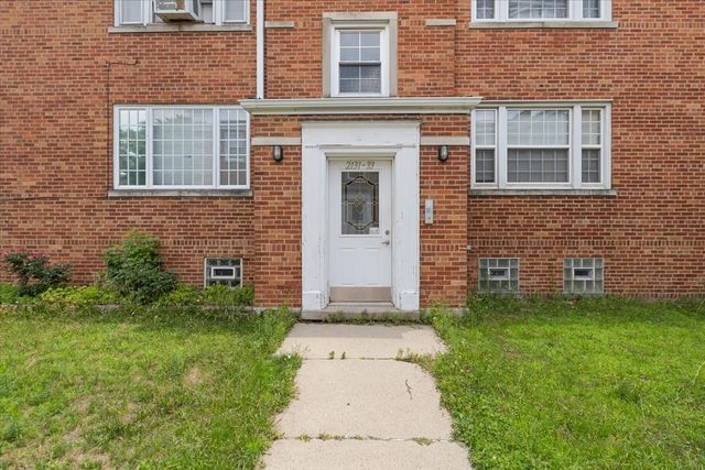2133 W Highland Avenue 2, Chicago, IL 60659