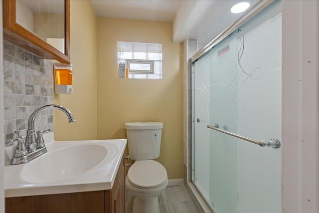 2133 W Highland Avenue 2, Chicago, IL 60659