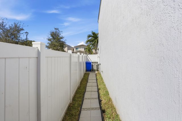 224 NW 36th Avenue, Pompano Beach, FL 33069
