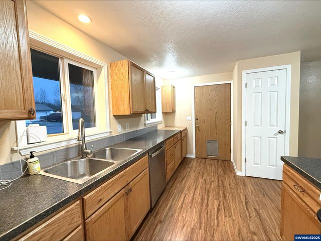454 NE Elm St, Sheridan, OR 97378