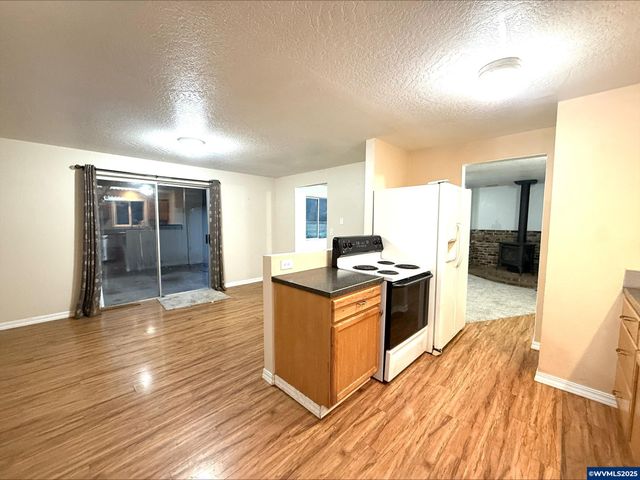 454 NE Elm St, Sheridan, OR 97378